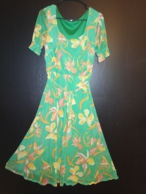 Green Floral Scoop-Neck Women’s Dress